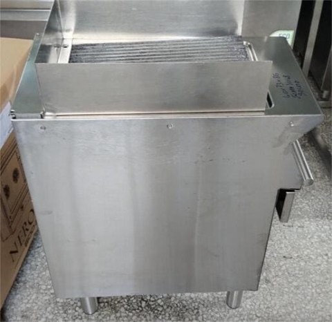 Γκριλ Ηλεκτρικό Μονό Επιδαπέδιο 40x73x86Cm ELECTROLUX